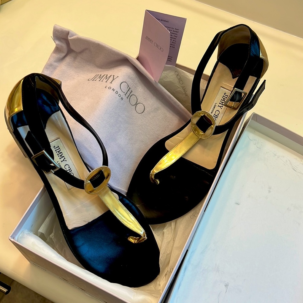 Jimmy Choo 39 black & Gold sandals